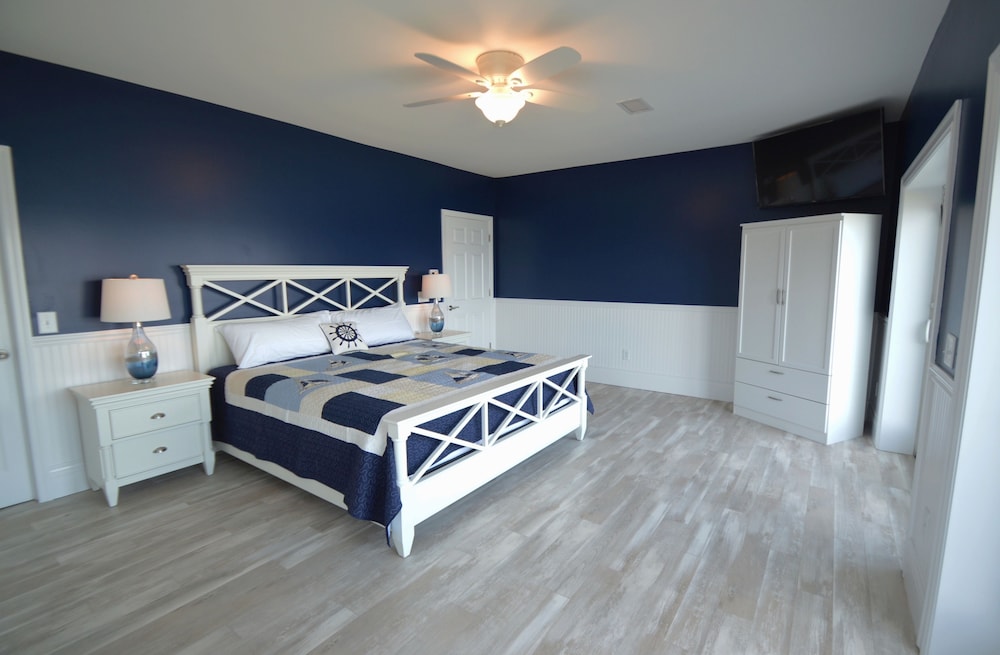 Luxury Suite, 1 Bedroom, Kitchenette, Beachfront