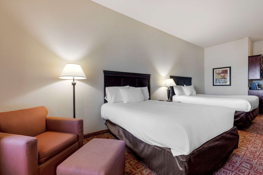 Room, 2 Queen Beds, Non Smoking photo 1