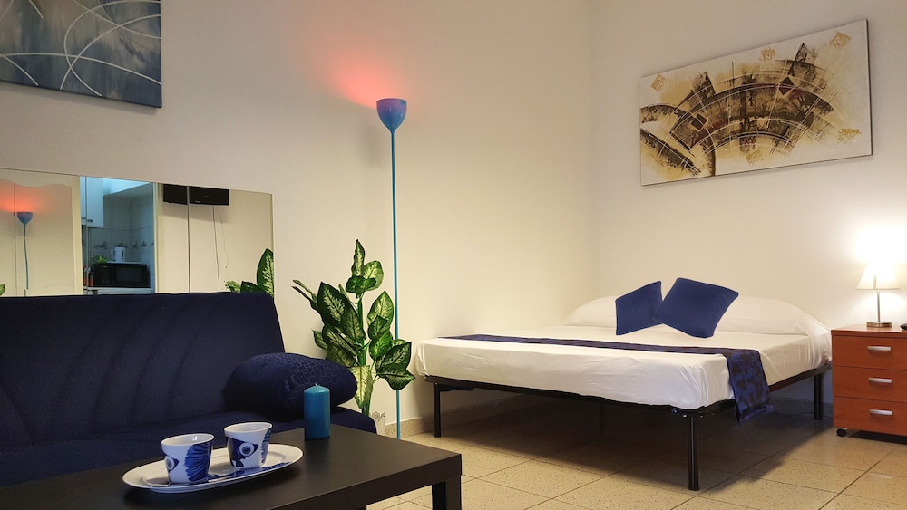 Studio, 1 Bedroom, Smoking, Balcony