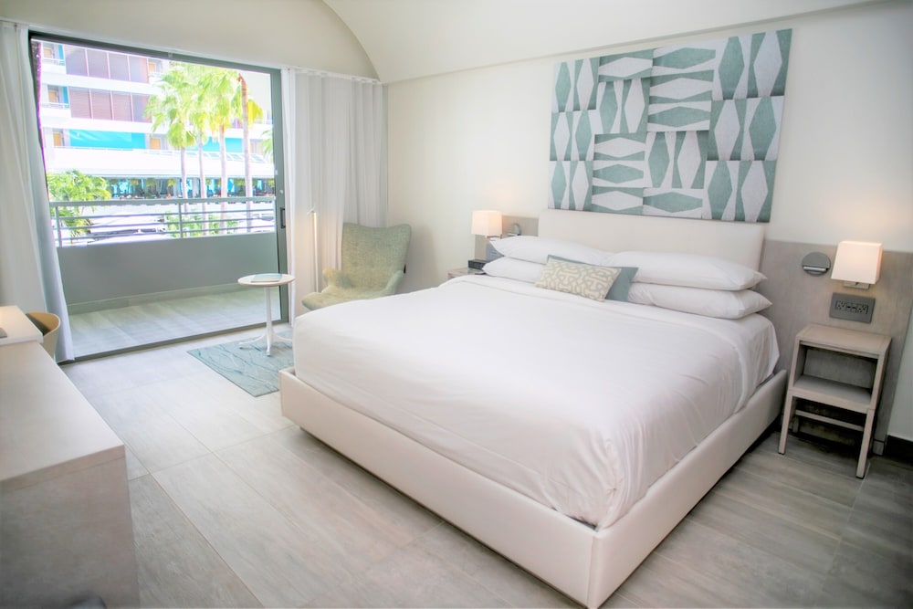 Room, 1 King Bed - Photo 2