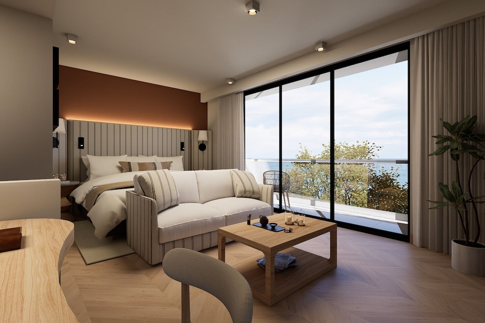 Suite, 1 King Bed, Balcony