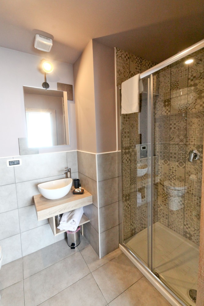Panoramic Double Room, 1 King Bed photo 3
