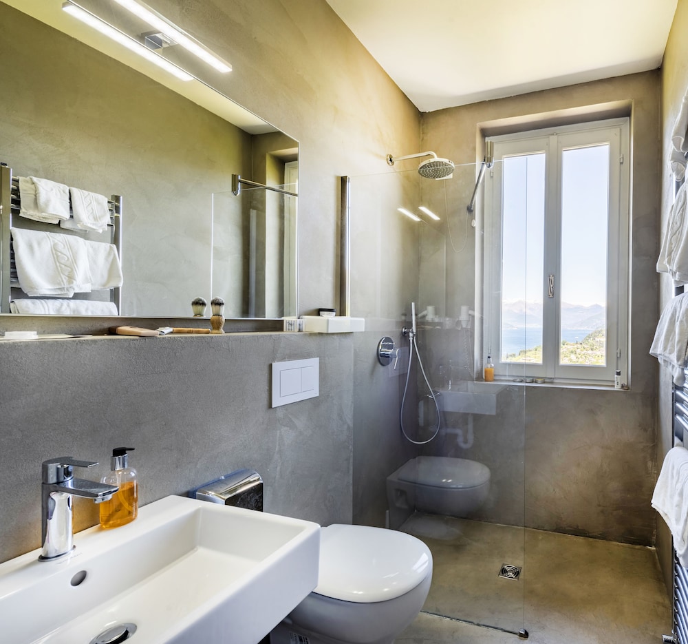 Superior Triple Room photo 2