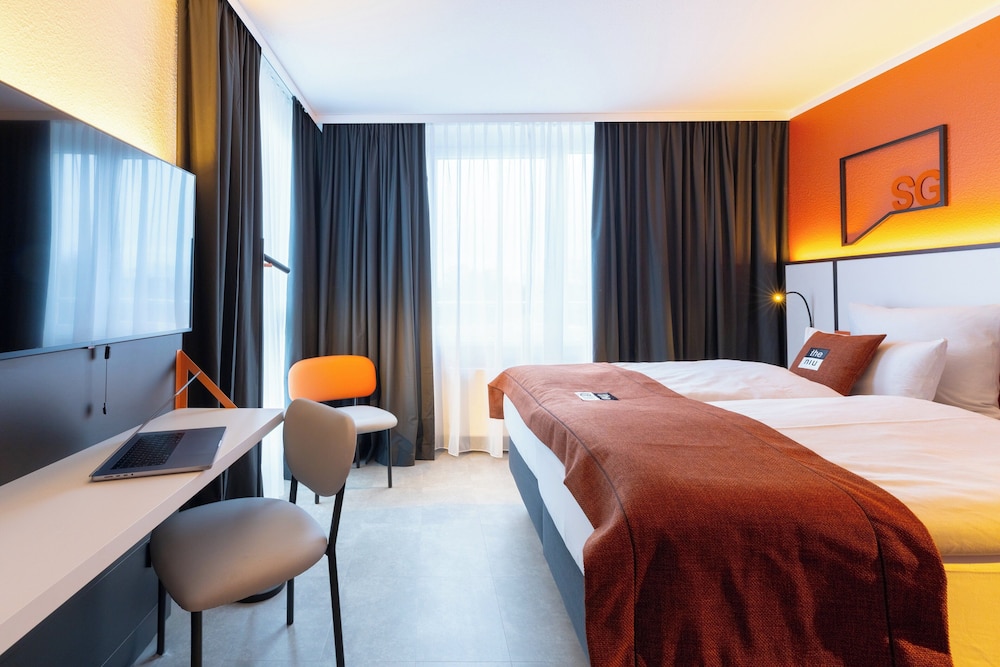 Standard Room, 1 Queen Bed - Photo 20