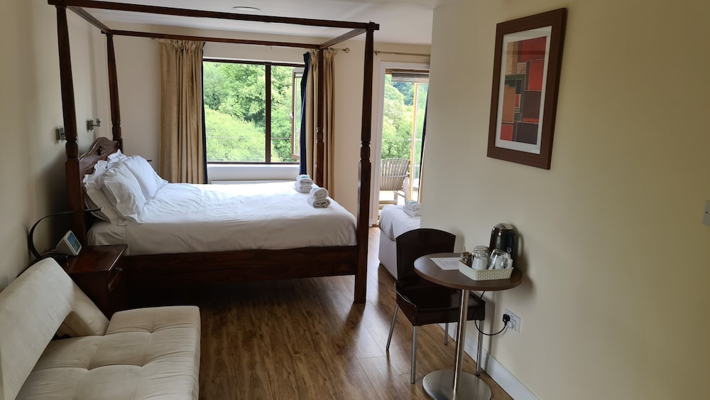 Superior Suite, Ensuite (River View) photo 2