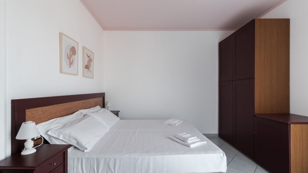 Apartment, 1 Bedroom, Kitchenette, Partial Sea View photo 3
