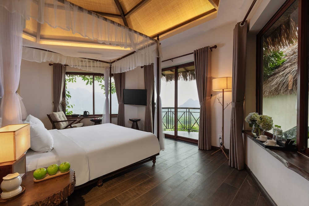 Honeymoon Studio
