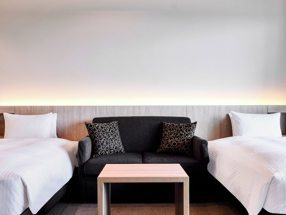 Premier Twin Room, Non Smoking photo 3