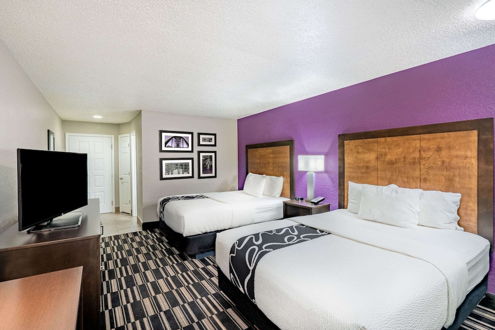 Room, 2 Queen Beds, Non Smoking photo 1