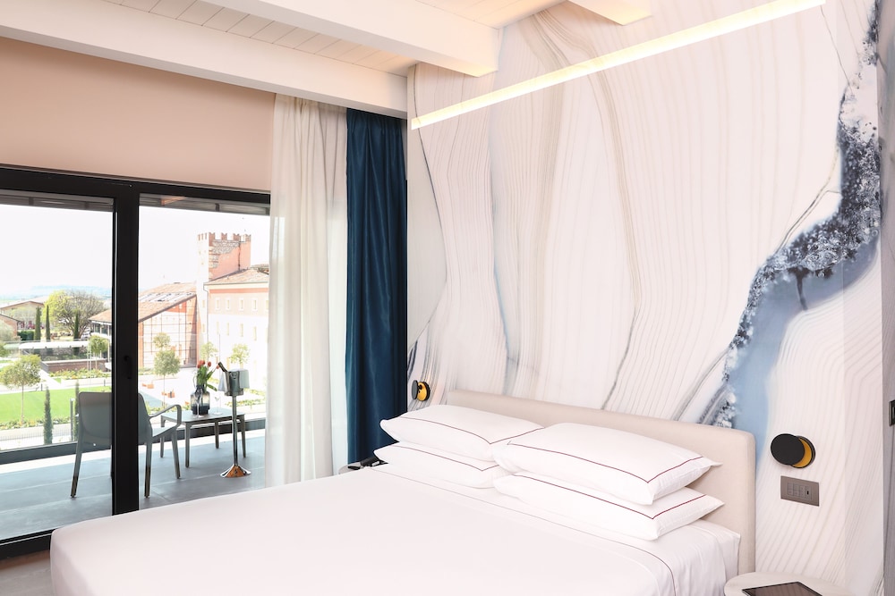 Premium Double with Terrace (no SPA access) - Photo 1