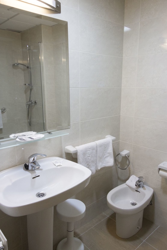 Double Room (1 adult + 1 child) photo 2