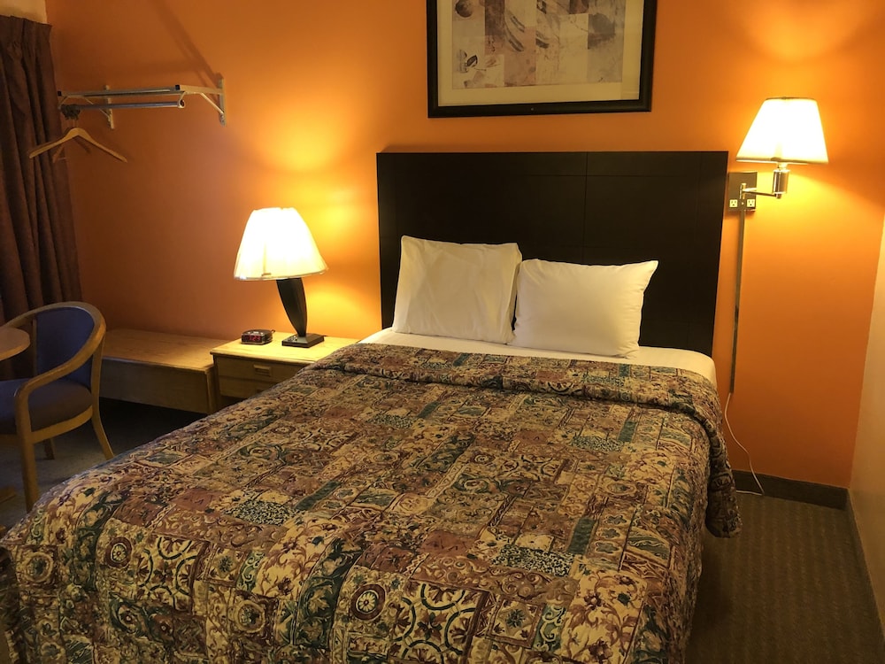Standard Room, 1 Queen Bed, Non Smoking photo 1