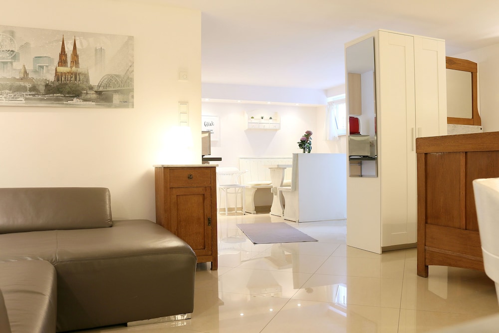 Apartment 2 with idyllic garden location photo 1