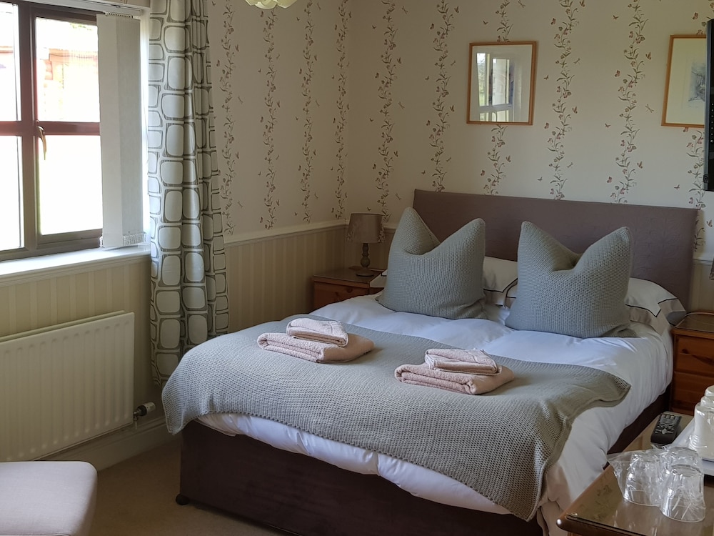 Classic Triple Room, Lake View photo 1