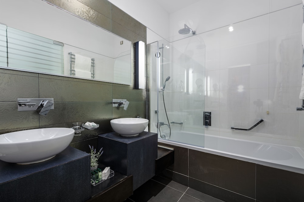 Superior Room - Photo 12