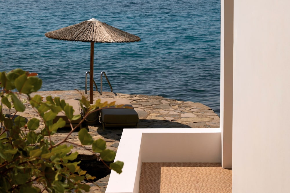 Waterfront Bungalow photo 2