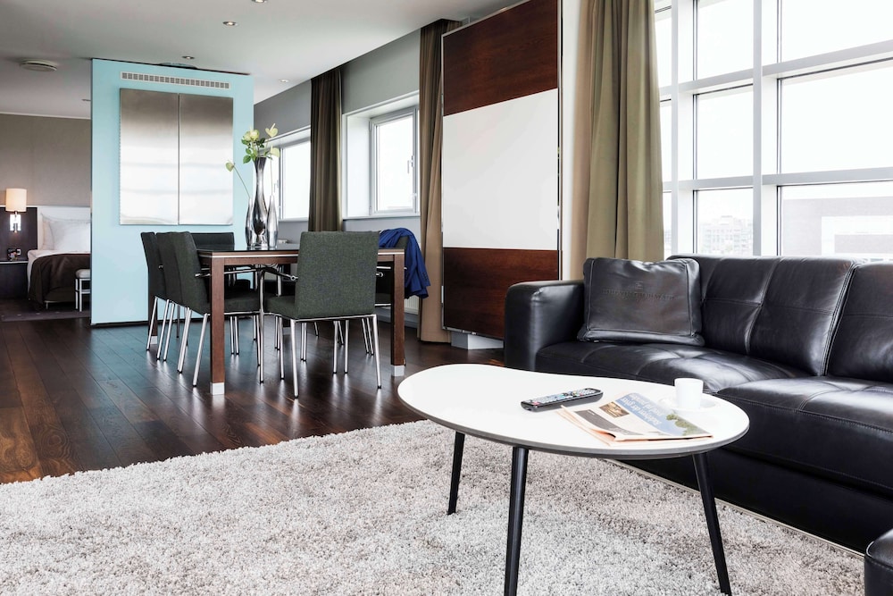 Suite (Master) - Photo 5