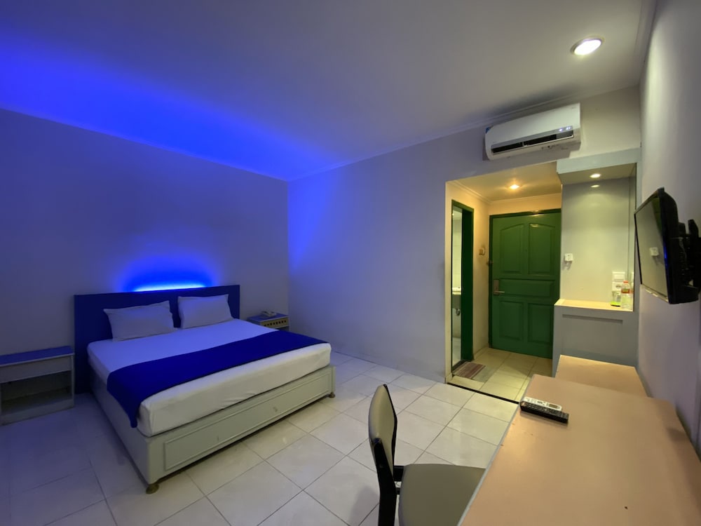 Business Room - Photo 1