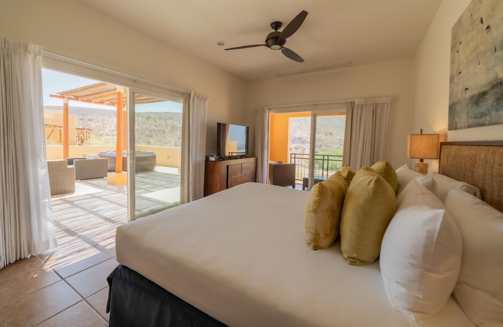 Luxury Villa, 3 Bedrooms, Sea View photo 2