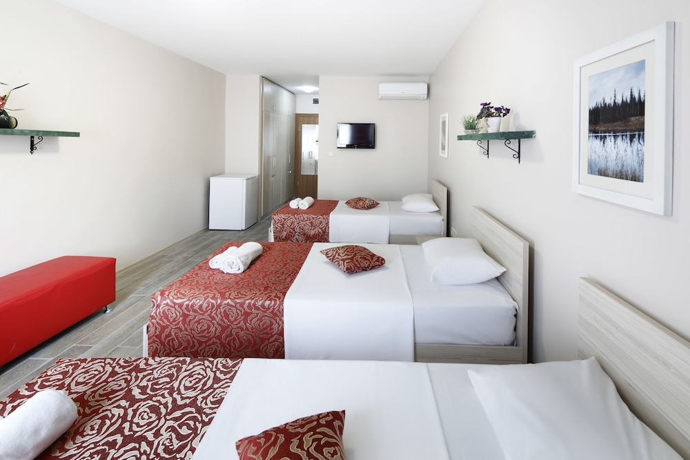 Triple Room photo 2