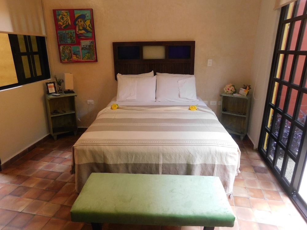 Deluxe Studio Suite, 1 Queen Bed, Terrace
