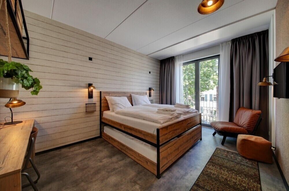 Deluxe Double Room, Multiple Beds (Bunkhouse Room 4)