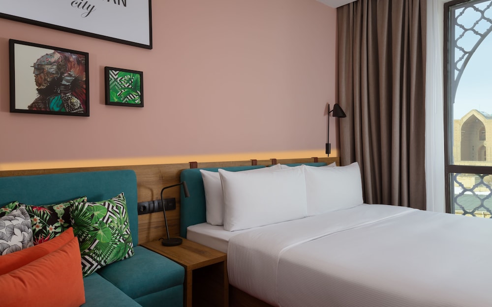 Family Room, 1 King Bed (Connecting Rooms)