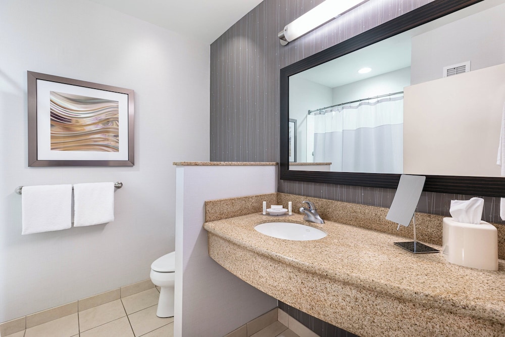 Room, 2 Queen Beds (Hearing Accessible) - Photo 3