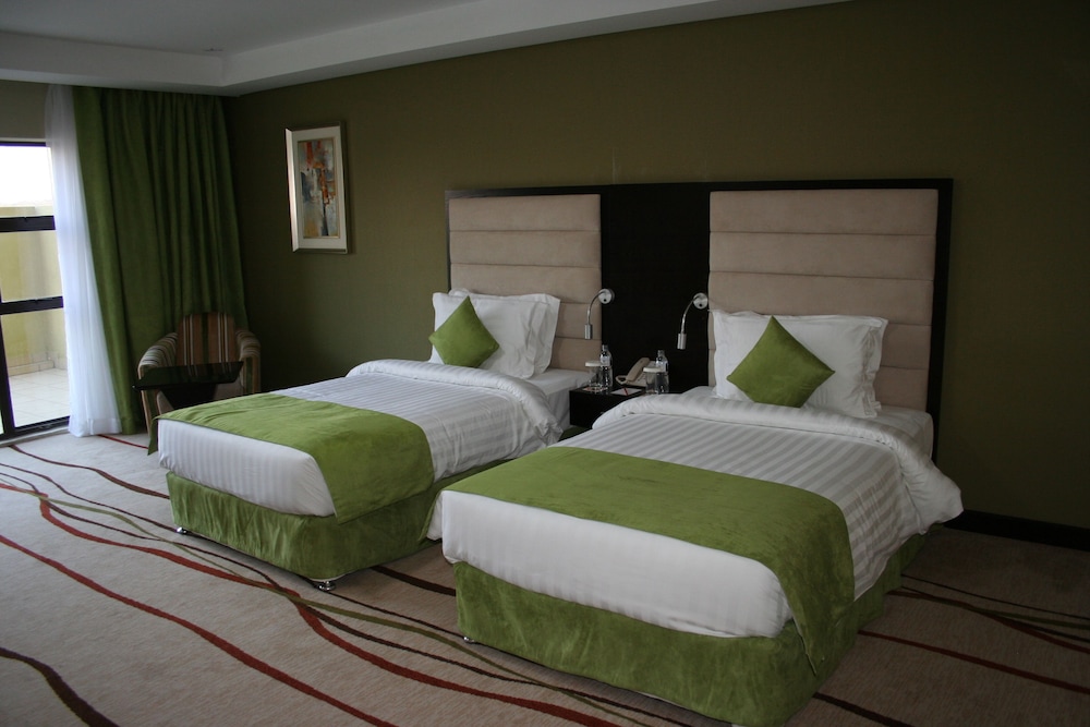 Deluxe Twin Room, Non Smoking photo 2