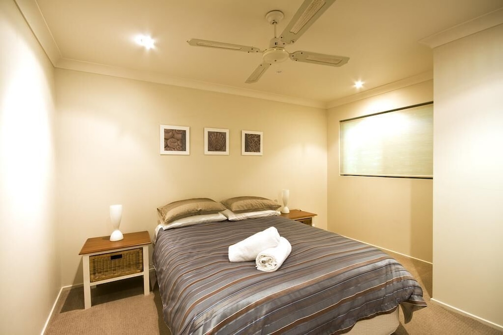 3 Bedroom Apartment - Non-Waterfront photo 3