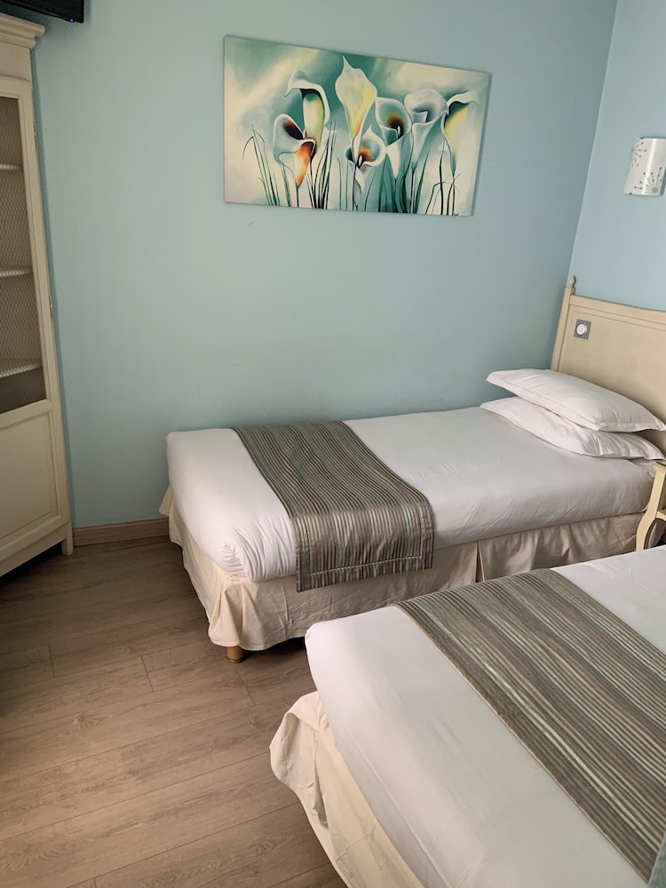 Quadruple Room, Multiple Beds photo 3