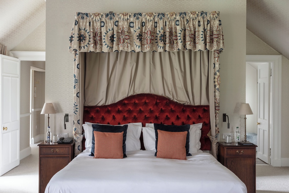 Suite, 1 King Bed (Castle)