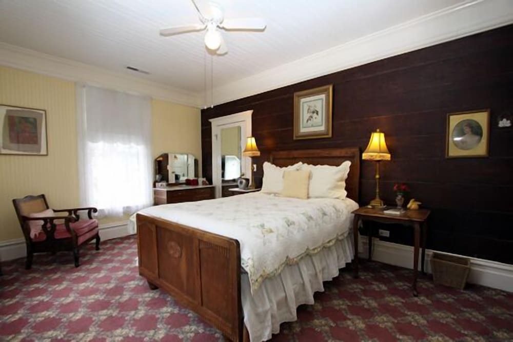 Room, 1 Queen Bed, Vineyard View photo 1
