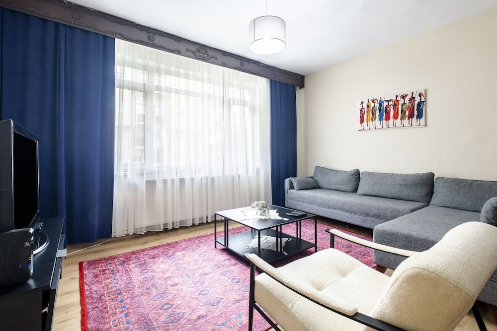 Apartment photo 1