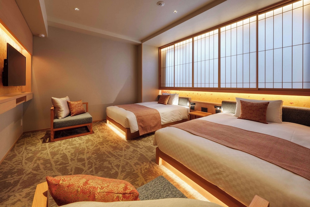Superior Twin Room, Non Smoking (Accessible Room) - Photo 1