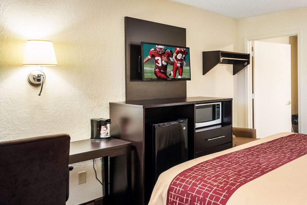 Superior Room, 1 King Bed, Accessible, Non Smoking photo 3