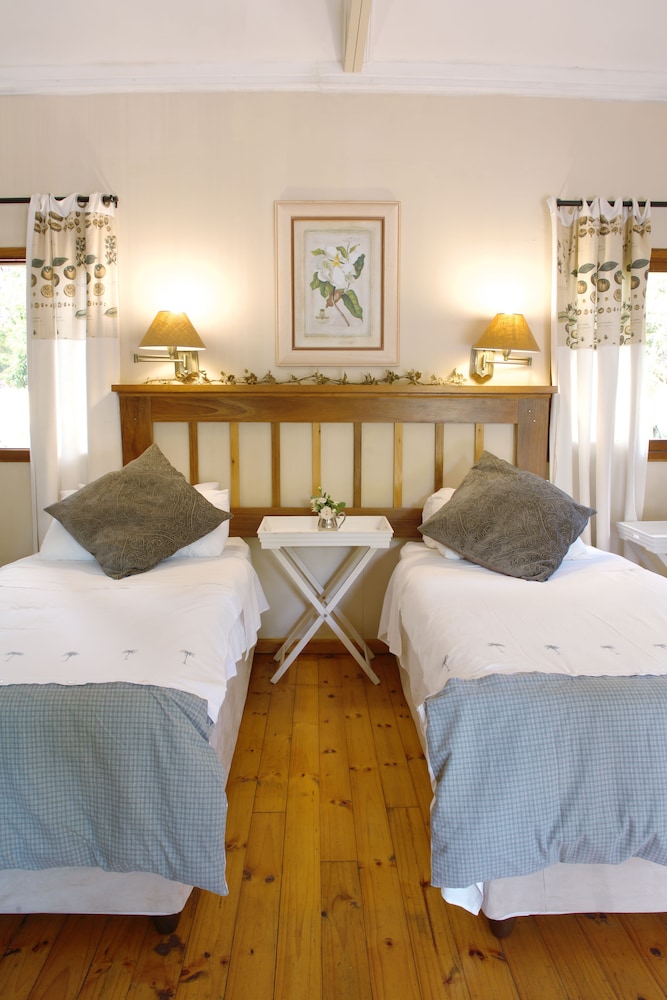 Family Suite, 2 Bedrooms, Garden View photo 3