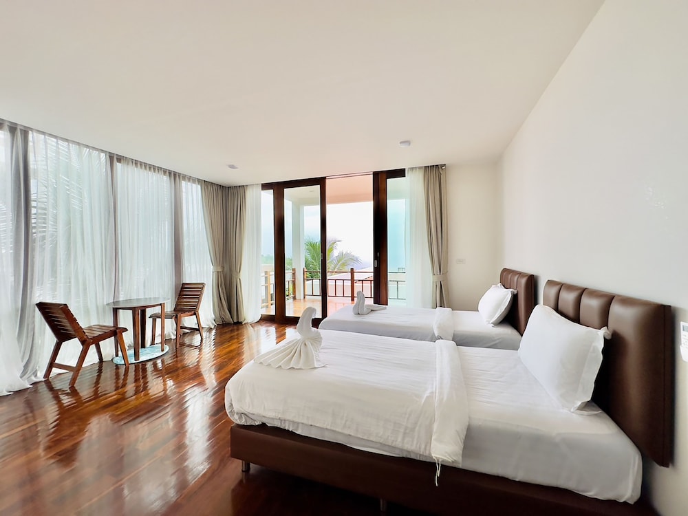 Superior Room, Sea View - Photo 17