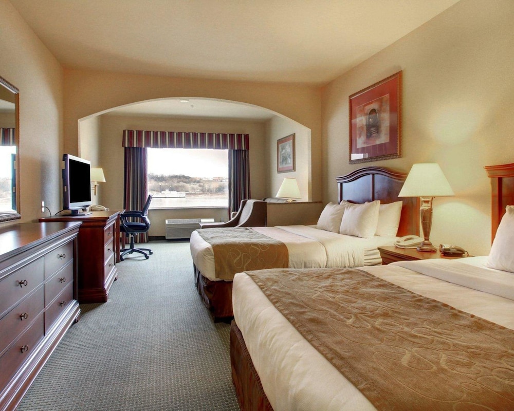 Room, Multiple Beds, Accessible, Non Smoking - Photo 1