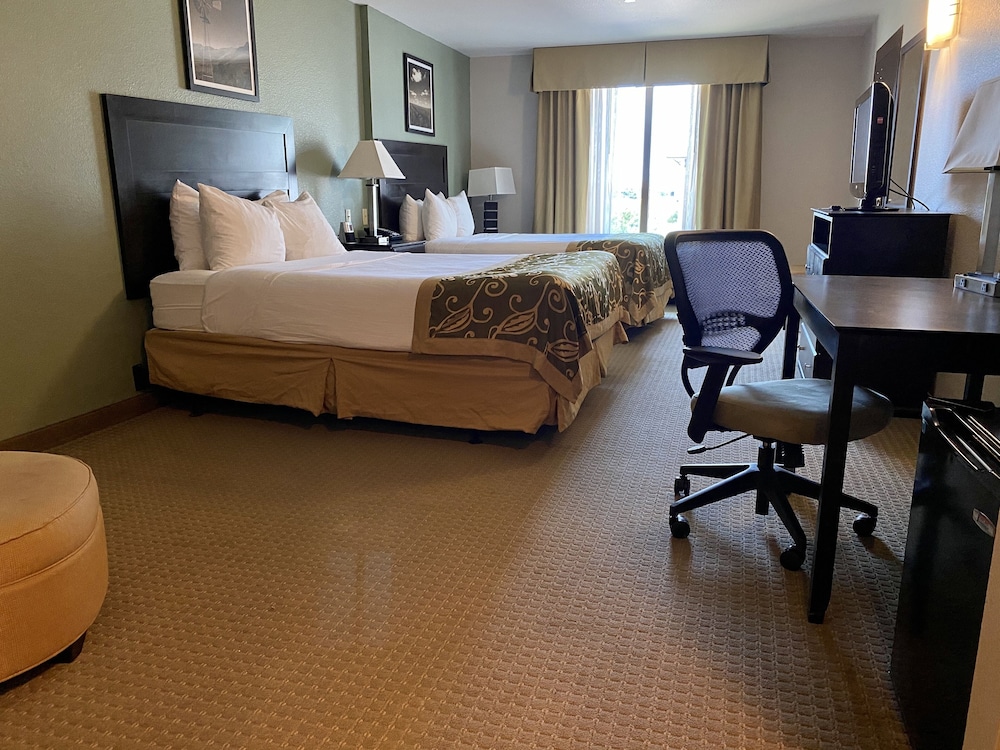 Standard Room, 2 Queen Beds photo 2