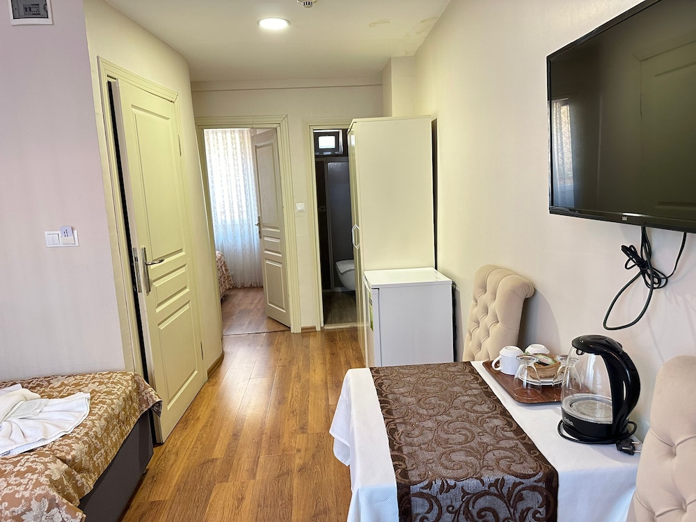 Family Triple Room, 3 Bedrooms, Balcony photo 1