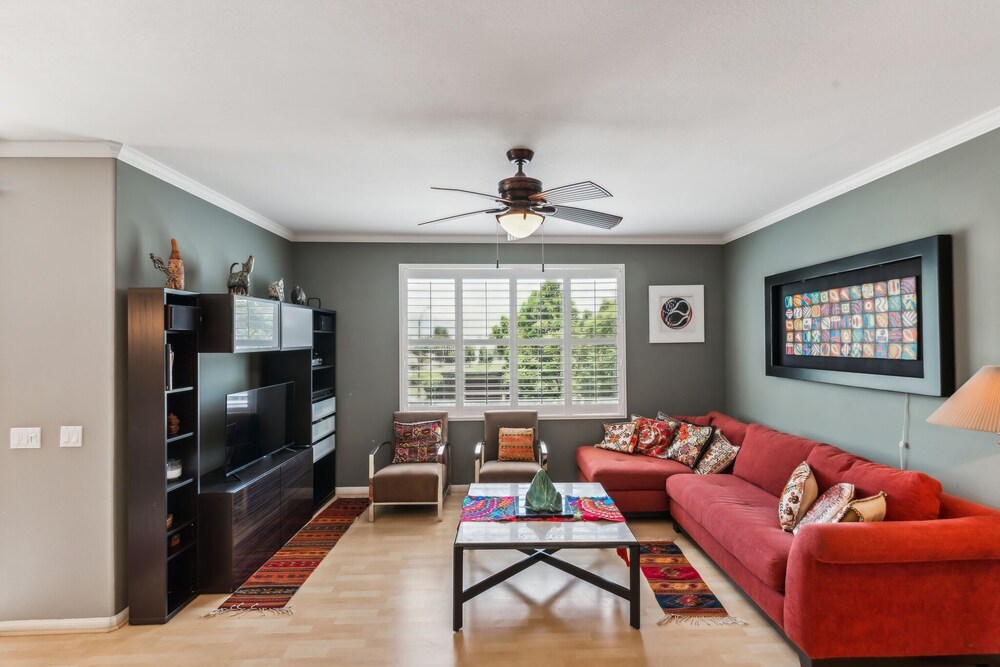 Townhome, 2 Bedrooms photo 2