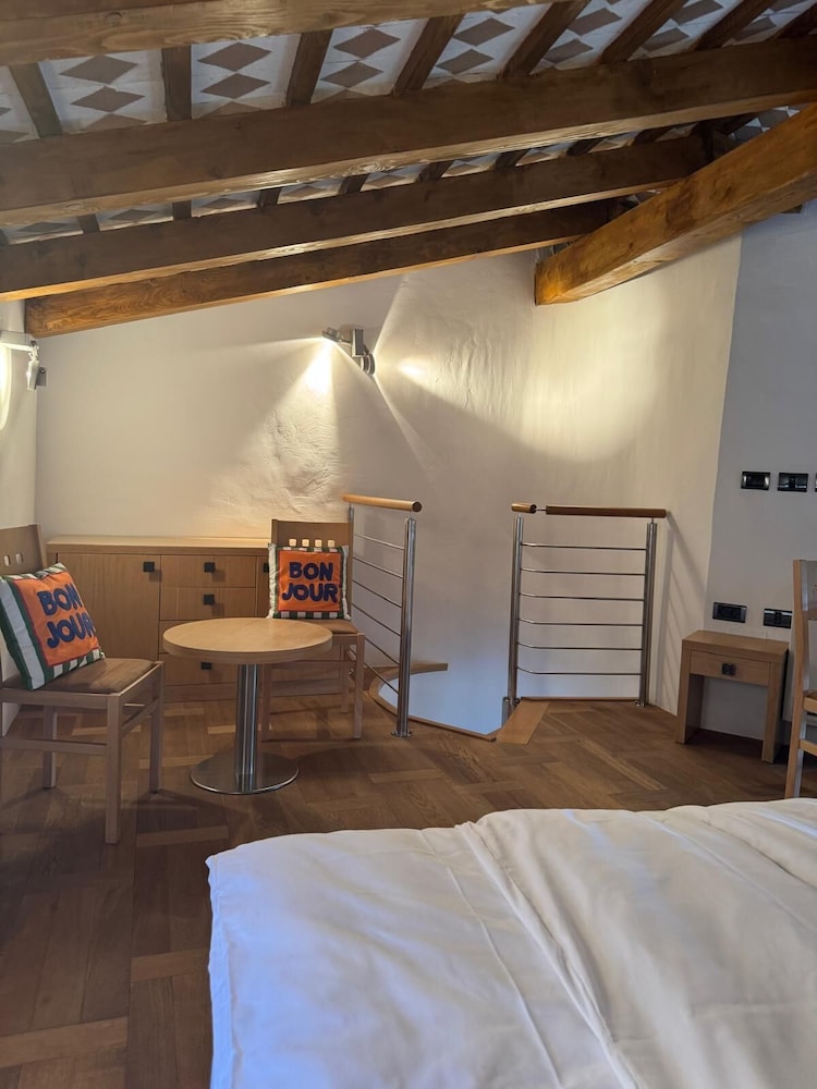 Superior Double or Twin Room photo 3