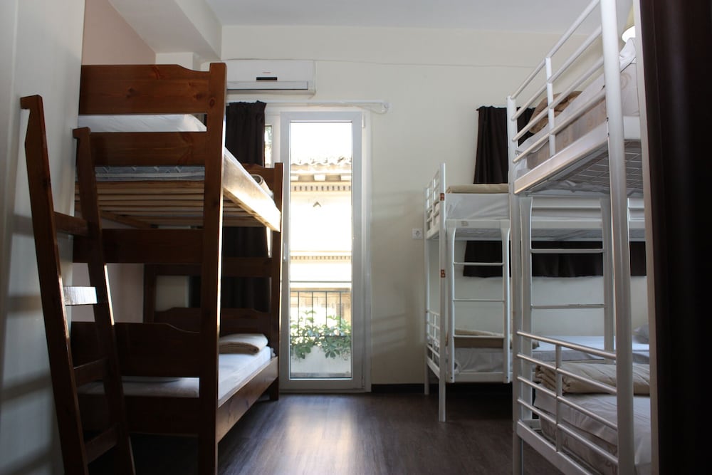 Shared Dormitory, Shared Bathroom (6 beds) photo 3