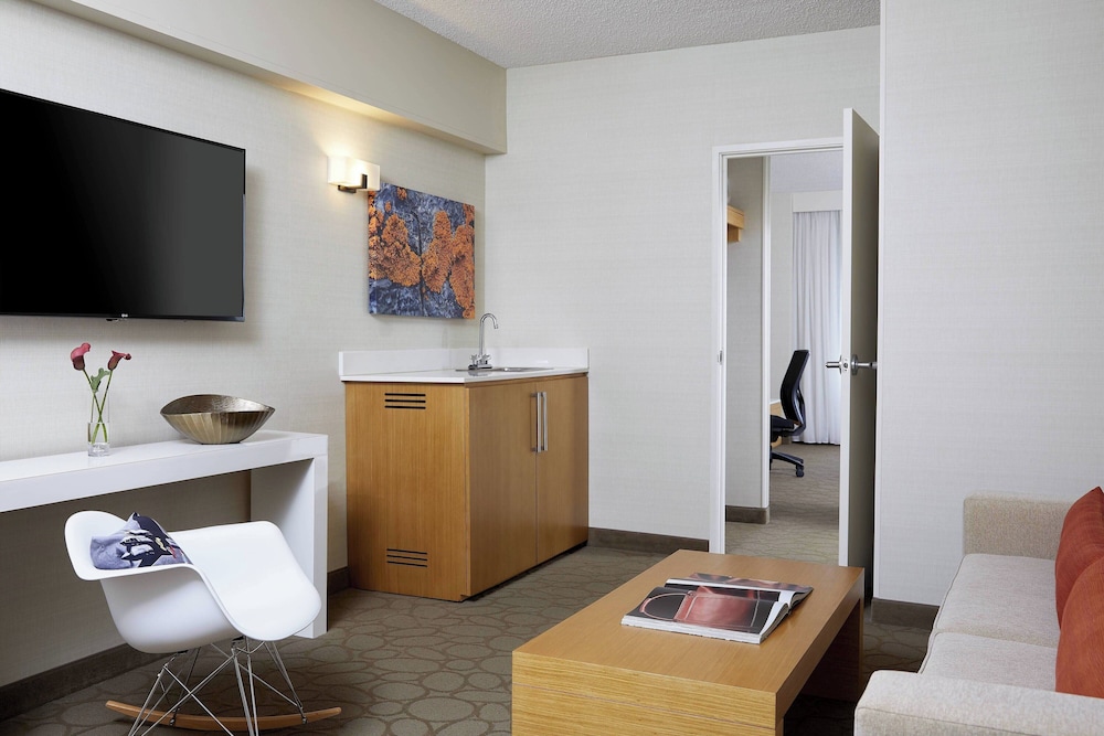Suite, 1 Bedroom (Hearing Accessible) - Photo 4
