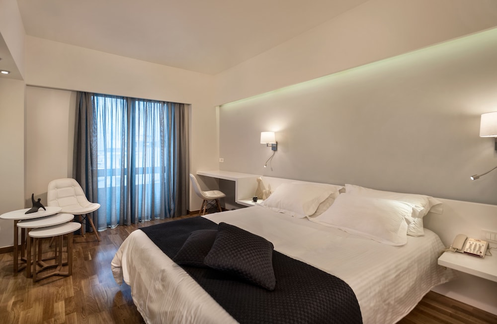 Superior Double or Twin Room, Balcony - Photo 4