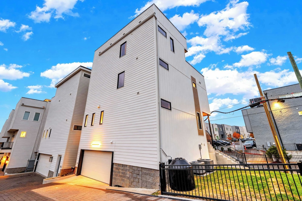 Elevator With Rooftop Hot Tub Pet-friendly Yard, Foto 65