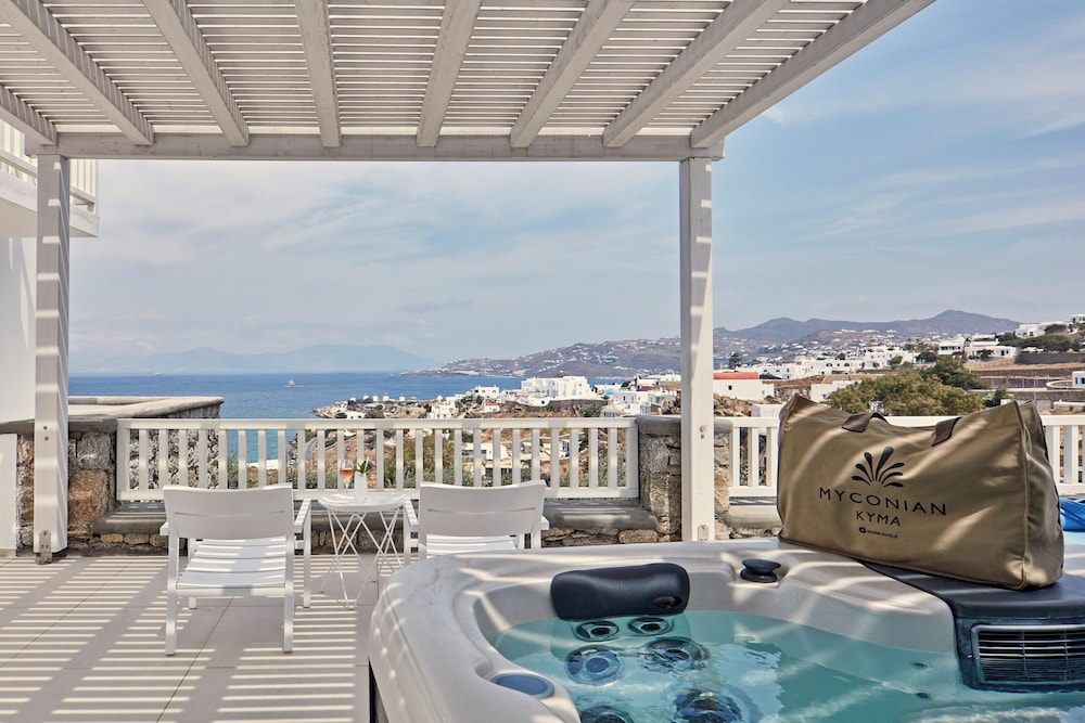 Junior Suite, Sea View (Sunset, Outdoor Jetted Tub) photo 3