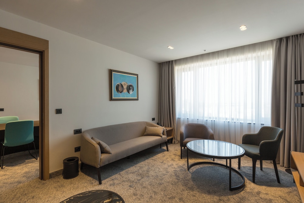 Apartment - Photo 2