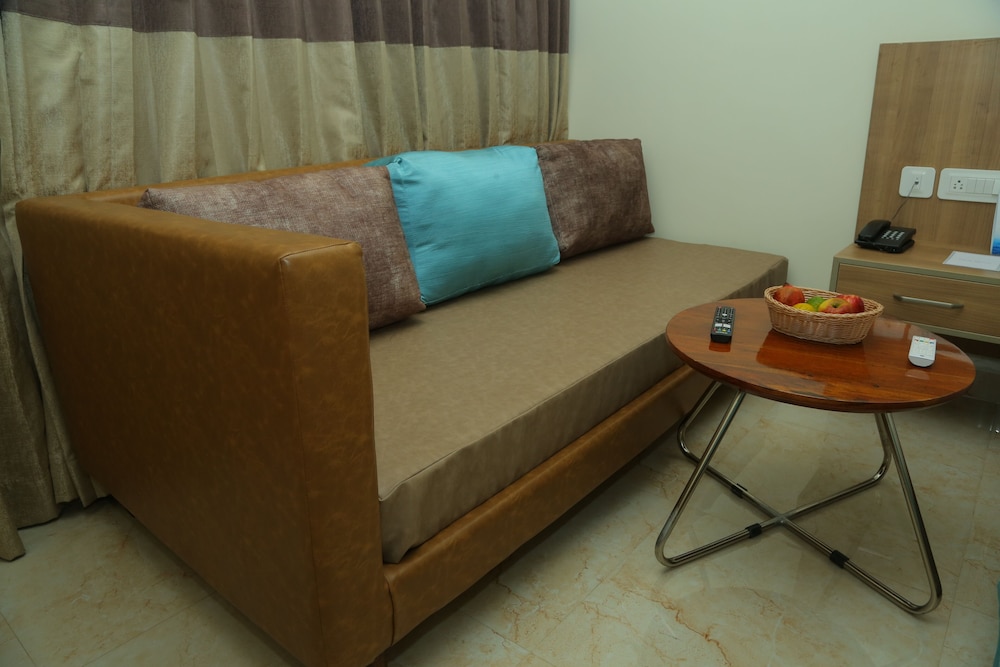 Deluxe Room, 2 Twin Beds - Photo 6
